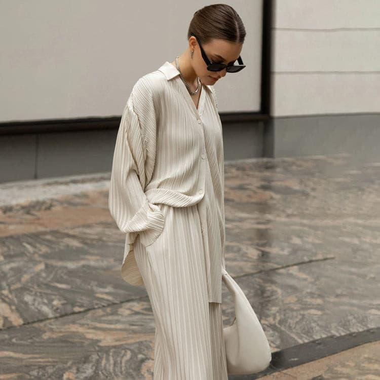 two-piece pleated shirt trousers suit
